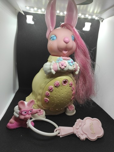 Joyfull hase rabbit lapin