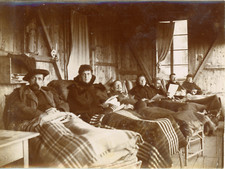 Suisse, Amis profitant des chaises longues, ca.1895, Vintage citrate print Vinta