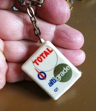 Ancien porte clé mètre ruban Bidon TOTAL Huiles Station Garage Automobile.