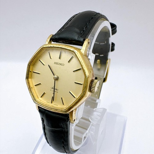 Montre octogonale pour femme