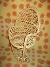 Vintage 70s Ancien FAUTEUIL EMMANUELLE en ROTIN-OSIER 40cm Support Poupée Plante