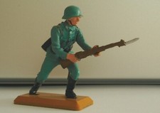 BRITAINS Deetail - Fantassin allemand - fusil avec bayonnette