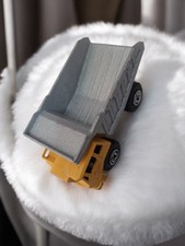 Véhicule miniature ancien