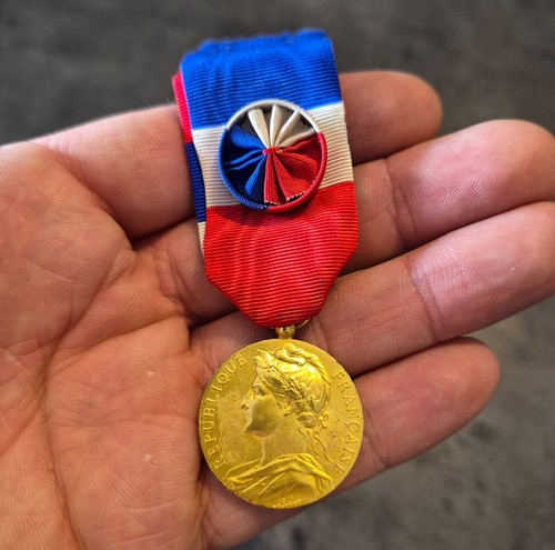 Médaille insigne - insigne,