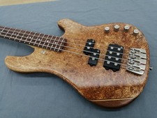 Guitare basse électrique
