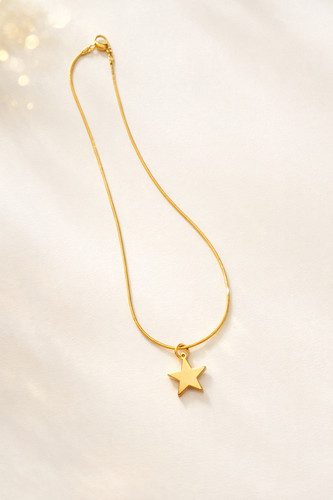 Collier doré étoile - , –