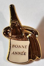 A09 / Pin's Pins Pin vintage SEAU a CHAMPAGNE BONNE ANNEE doré