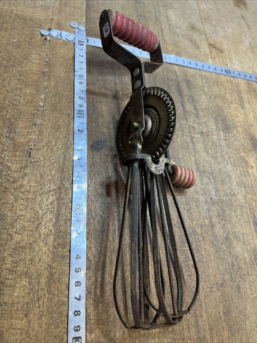 Old tool outil - old, ancien
