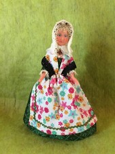 Poupée PHILIPPE folklorique