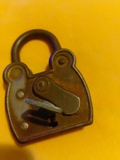 Ancien cadenas de marque