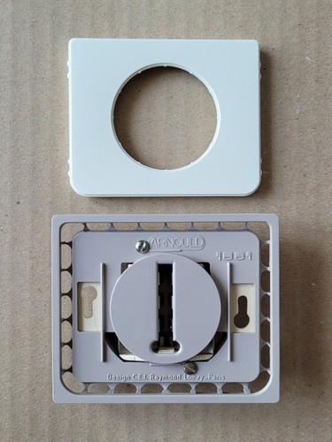 Prise téléphone beige - 1, /