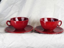 Paire de grandes tasses rouge
