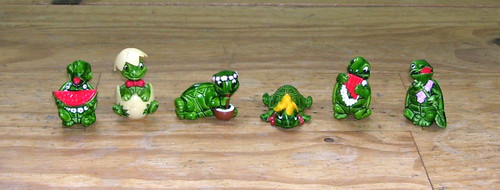 Lot figurines kinder - lot,