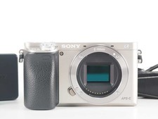 Appareil Photo Numérique Sony a6000 ILCE-6000 Boîtier Argent 10725 Shots...