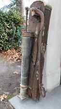 Pompe à eau ancienne cuivre et fonte