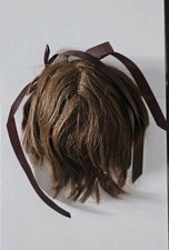 PERRUQUE Châtain en CHEVEUX naturels de   POUPÉE Ancienne