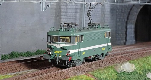 Models 10227 locomotive - ls,