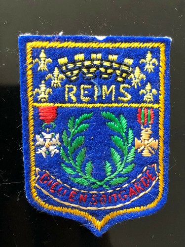 Scoutisme ancien insigne - :,
