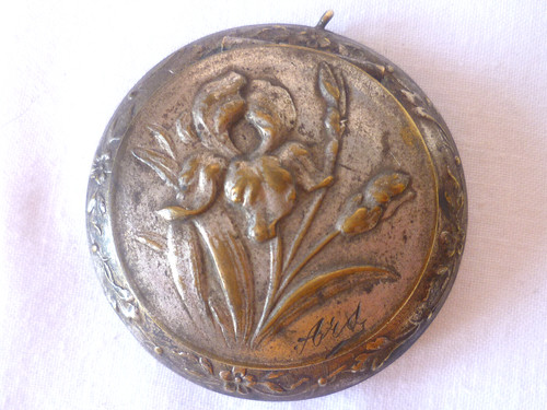 Ancien petit poudrier art - petit,