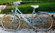 VÉLO ENFANT  MOTOBECANE  (Cadre bas et roues de Ø 600)
