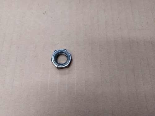 écrou balancier moteur