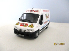 CAMION CITROËN  JUMPER PUBLICITE ' PIF GADGET "  CIRQUE PINDER   1/43