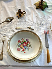 Lots de Neuf Assiettes