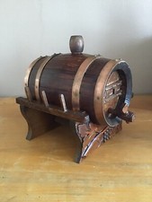 ANCIEN PETIT TONNELET DE TABLE EN BOIS  Cerclage en Cuivre Objet Rustique