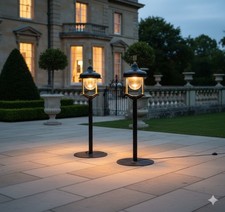 Paire de grandes lampes de jardin style ancien Wornum