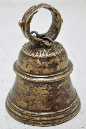 Cloche vache laiton - À,