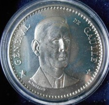MEDAILLE GENERAL CHARLES DE GAULLE  FRANCE 40 mm 32 g METAL