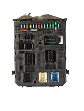 BOITIER FUSIBLES INTERIEUR