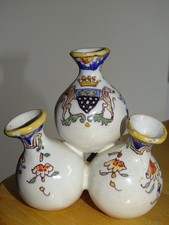 DESVRES FOURMAINTRAUX ANCIEN VASE TRIPODE FAIENCE DECOR ROUEN ht 11 cm