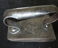 ancien fer à repasser ou à