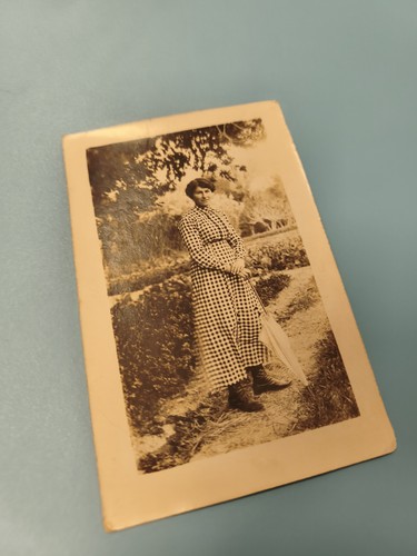Carte postale ancienne - , femme