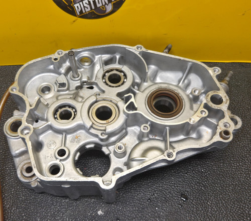 Carter moteur droit 3bn yamaha - moteur,