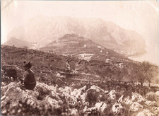 Italie, Capri, Enfant en habit