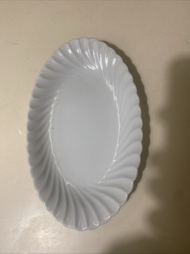 Petit plat ovale modèle - plat, torse
