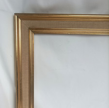 Cadre toilé en bois doré à