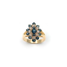 Bague marquise ornées de