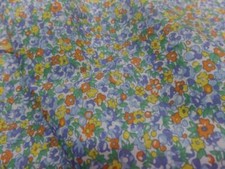 Tissu Coton popeline blanche imprimé liberty fleurs bleu ,jaune ,orange