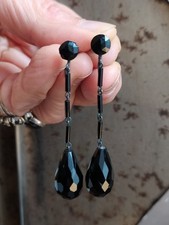 Dormeuses anciennes longues, Boucles d'oreilles en Jais de Paris, Bijou de deuil