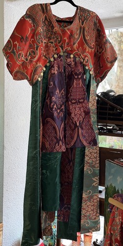Costume opera - costume,