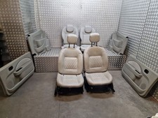 Intérieur sieges cuir beige -