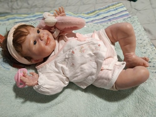 Joli bébé reborn - joli,