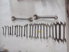 Lot de 25 clés diverses marques