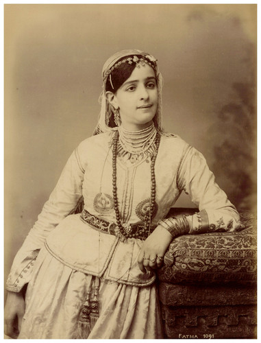 Algérie alger femme portant - alger,,