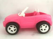 Voiture Barbie Mattel rose