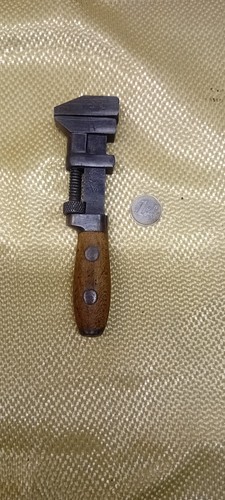Old tool outil ancien de - tool,