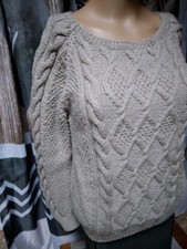 Magnifique  pull  Irlandais   tricoté main Bouton D'or taille 38  Neuf